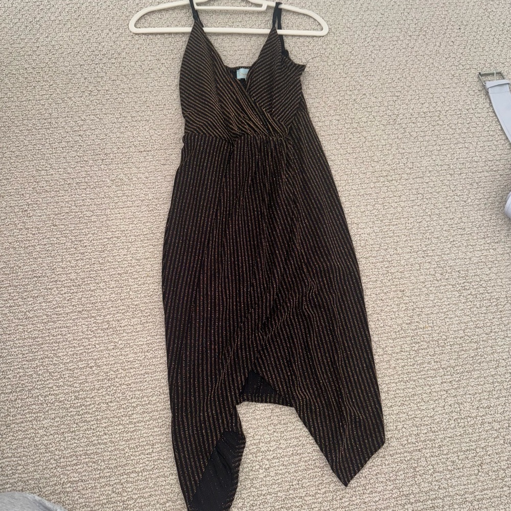 Veronica M Shimmering Black and Gold Top